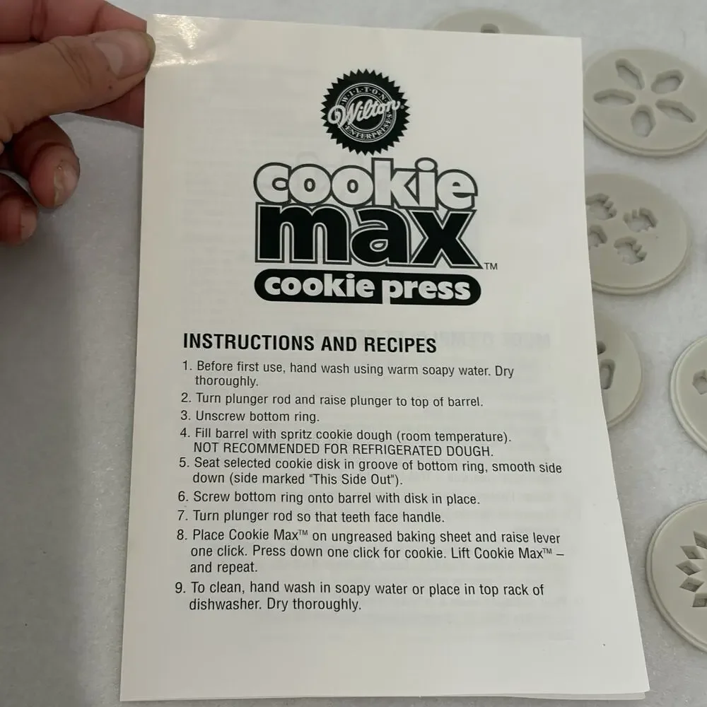 Wilton Spritz Cookie Max Cookie Press 12 Disc Shapes Easy Clean Comfort Handle